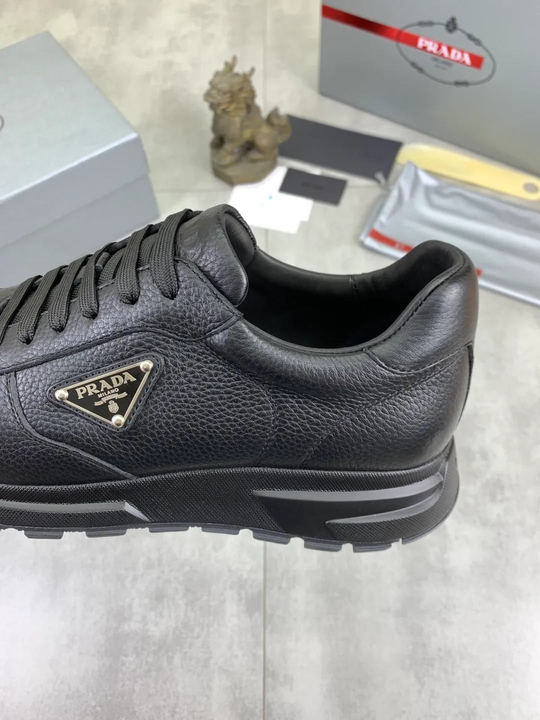 Men's men's shoes💰P580💰【New model】Top quality, new popular models on the official website, which will never go out of style for a century,🆘 The trendy brand (Prada) mainly promotes popular models, avant-garde and versatile fashionable men's shoes, private version molding, cowhide surface splicing 1:1 oil edge processing... fashionable and simple, original imported cowhide interior cowhide feet; the atmosphere and personality are more fashionable, eye-catching and pursuing class. It will subvert old ideas and be a must-have for fashionistas who want to spend time with you! Must keep it! High-end comfort, high-end quality workmanship. Size: 38-44 Various colors available. full package
